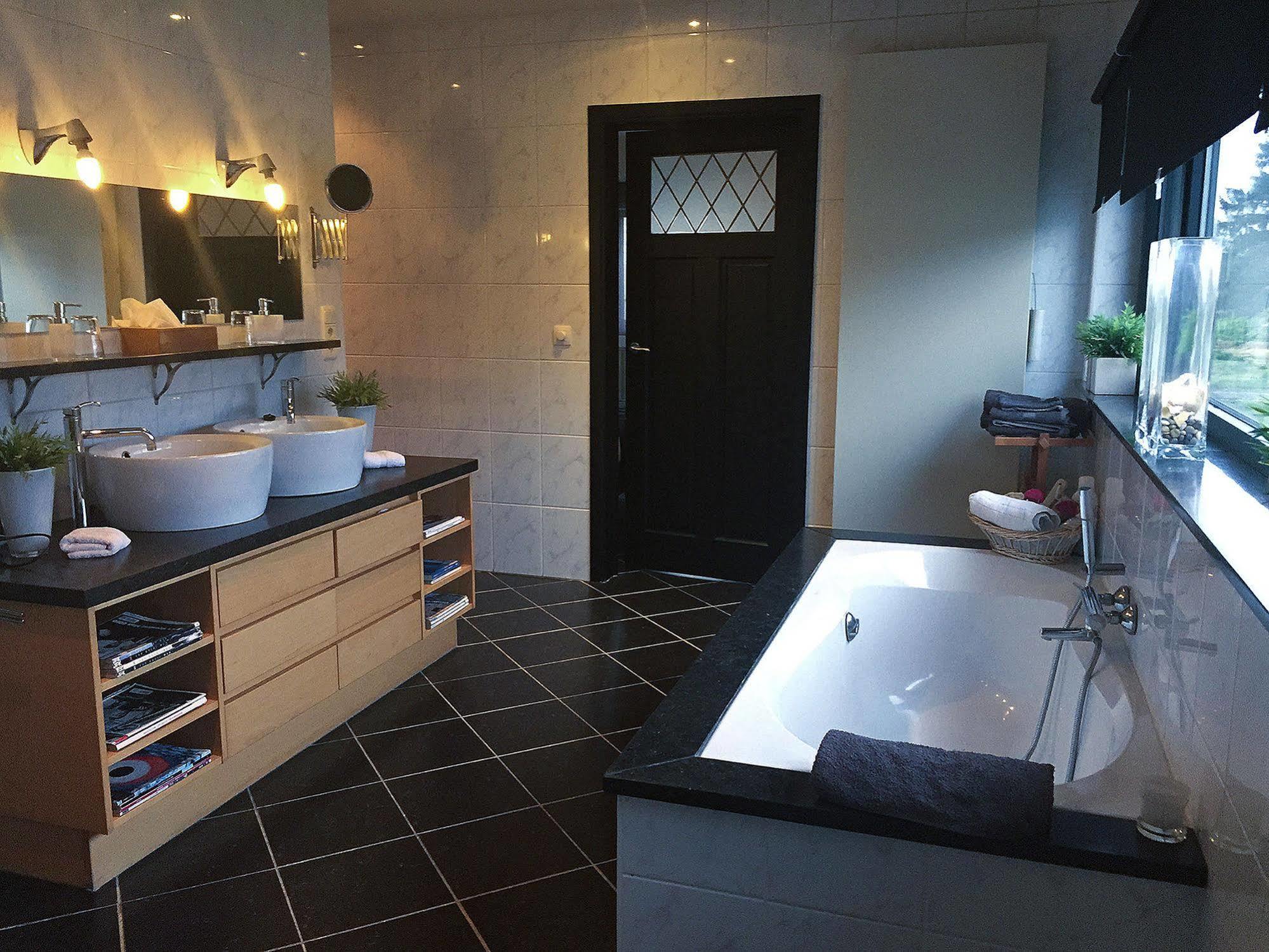 B&B Montenakerhof Riemst Luaran gambar